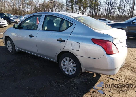 2015 Nissan Versa 1.6 S z USA, uszkodzony, nr VIN 3N1CN7AP5FL949643